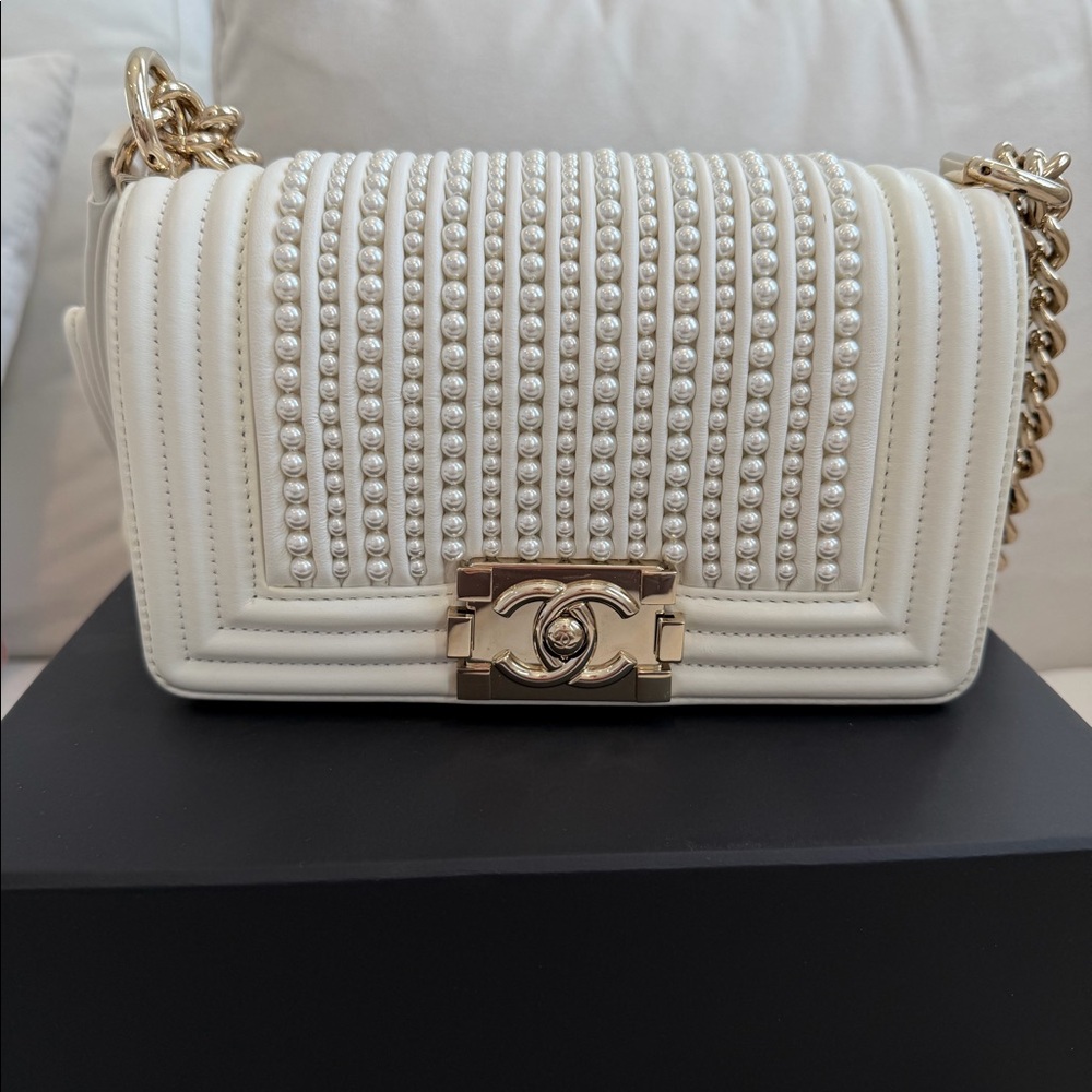 Chanel White lamb skin Boy Bag with pearl embellishment